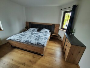 Room - Apartment '1, Stockwerk 1, 86qm' with Balcony and Wi-Fi (Königsfeld im Schwarzwald)