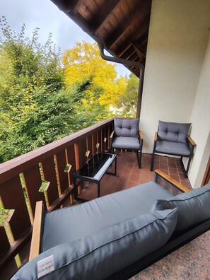 Property grounds - Apartment '1, Stockwerk 1, 86qm' with Balcony and Wi-Fi (Königsfeld im Schwarzwald)