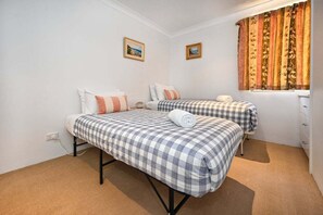 Iron/ironing board, WiFi - Quiet Waters Riverfront Escape (Sunshine Coast)