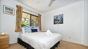 2 bedrooms, iron/ironing board, WiFi - Quiet Waters Riverfront Escape (Sunshine Coast)