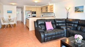 TV - Quiet Waters Riverfront Escape (Sunshine Coast)