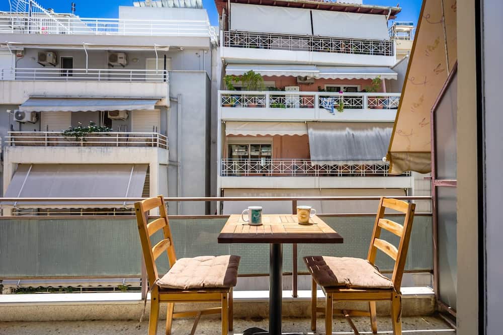 Sunny 1-bedroom Apt 10 Min Walk to Acropolis