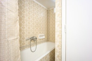 Apartment | 1 bedroom - Sunny 1-bedroom Apt 10 Min Walk to Acropolis (Athens)