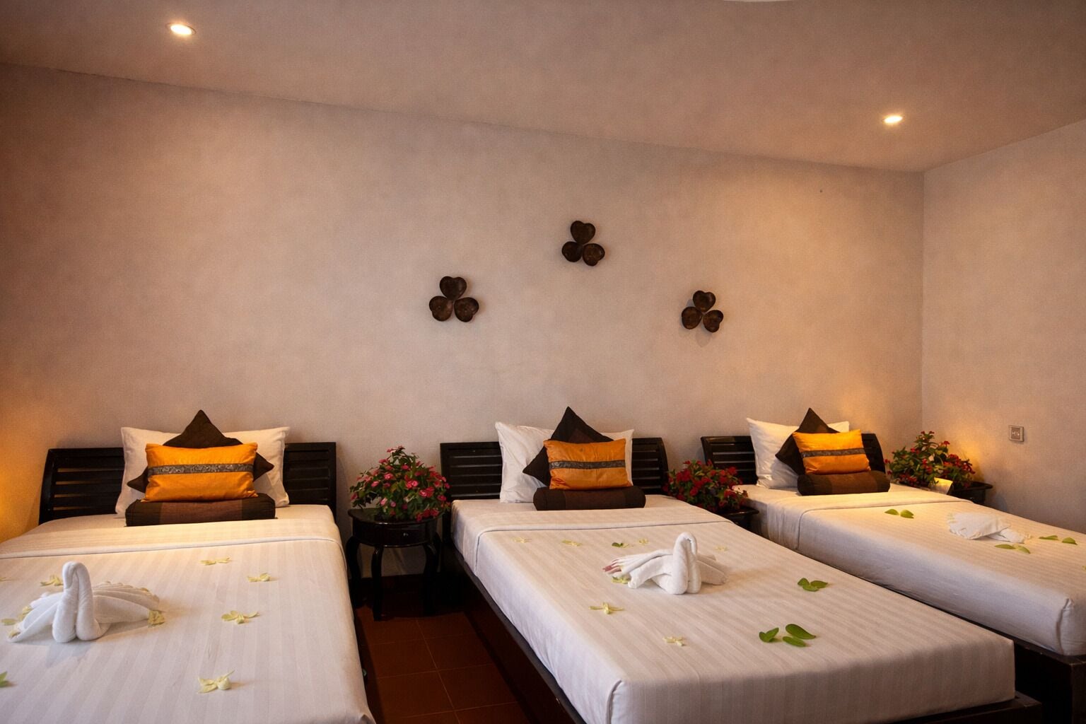 Deluxe Triple Room, Balcony, Garden View | Premium bedding, minibar, desk, bed sheets