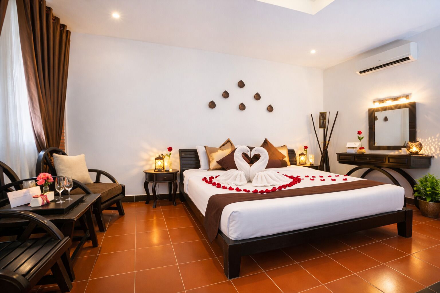 Deluxe Double Room, Balcony, Garden View | Premium bedding, minibar, desk, bed sheets