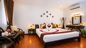 Deluxe Double Room, Balcony, Garden View | Premium bedding, minibar, desk, bed sheets
