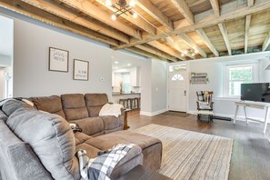 TV, books - 7BR Historic Estate | Weddings & Retreats (Coatesville)