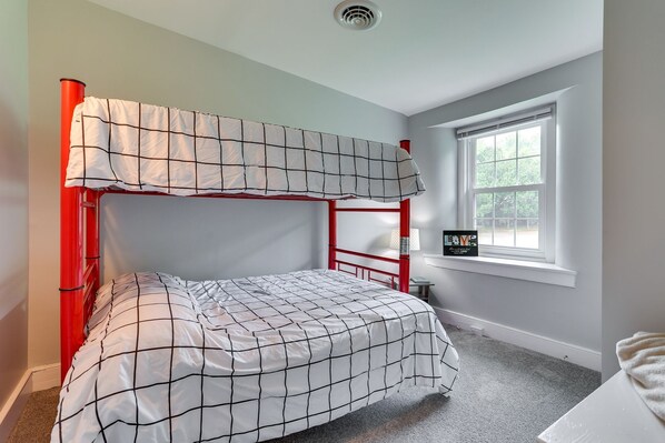 7 bedrooms, iron/ironing board, travel crib, WiFi