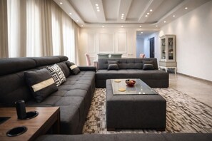 TV - The Privacy Villa in 6th of October City (October City)
