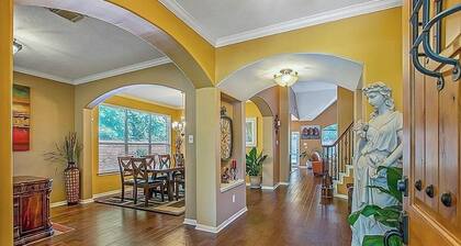 Quiet 1-bedroom house in peaceful Houston. Shared home!