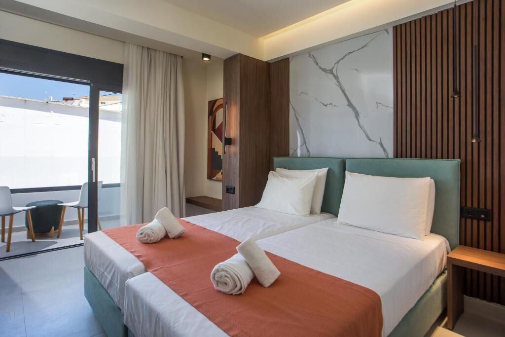 办公桌、免费 WiFi