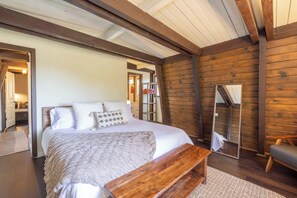 4 bedrooms, WiFi - Amazing Views! Modern Decor! PET FRIENDLY 🐾! Gameroom! (Big Bear City)