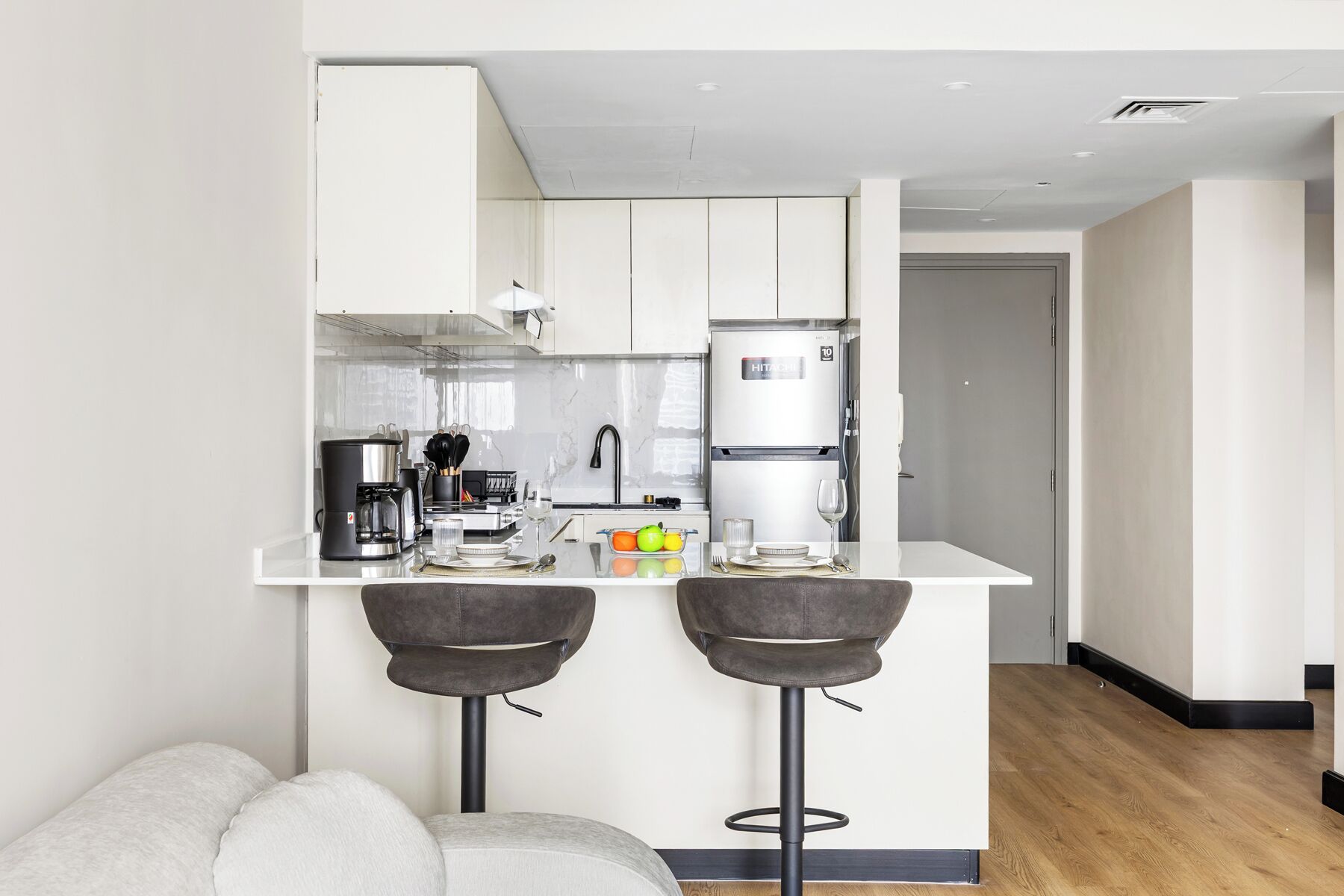 تناول الطعام داخل الغرفة