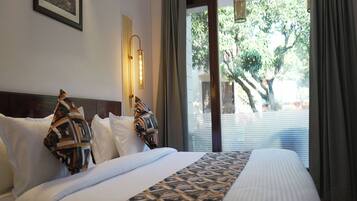 Deluxe Double Room | Pillowtop beds, desk, laptop workspace, free WiFi