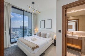 Iron/ironing board, WiFi, bed sheets - Contemporary 1 Bed l City Views l near Circle Mall (Jumeirah Village Circle)