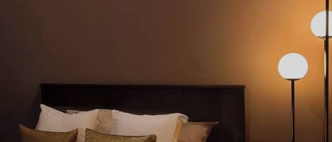 1 slaapkamer, een strijkplank/strijkijzer, wifi, beddengoed