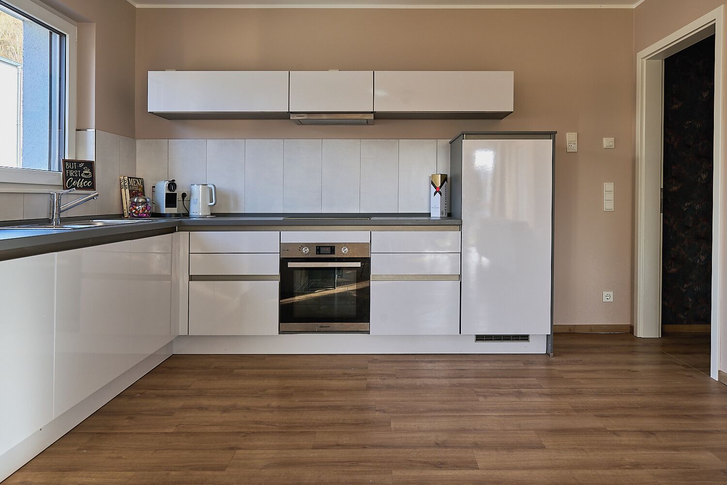 Kühlschrank, Ofen, Herdplatte, Geschirrspüler