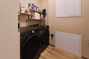 Interior - Luxury suite with infrared sauna, electric fireplace & panoramic abbey view (Echternacherbrück)