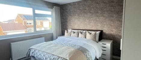 Schreibtisch, WLAN, Bettwäsche