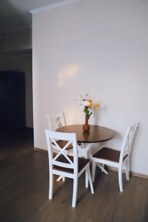 Zona de menjador de l'habitació