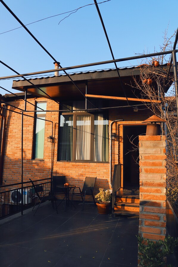 Family House, 2 Bedrooms | Terrace/patio - Apartment 1905 in Avlabari (Tbilisi)