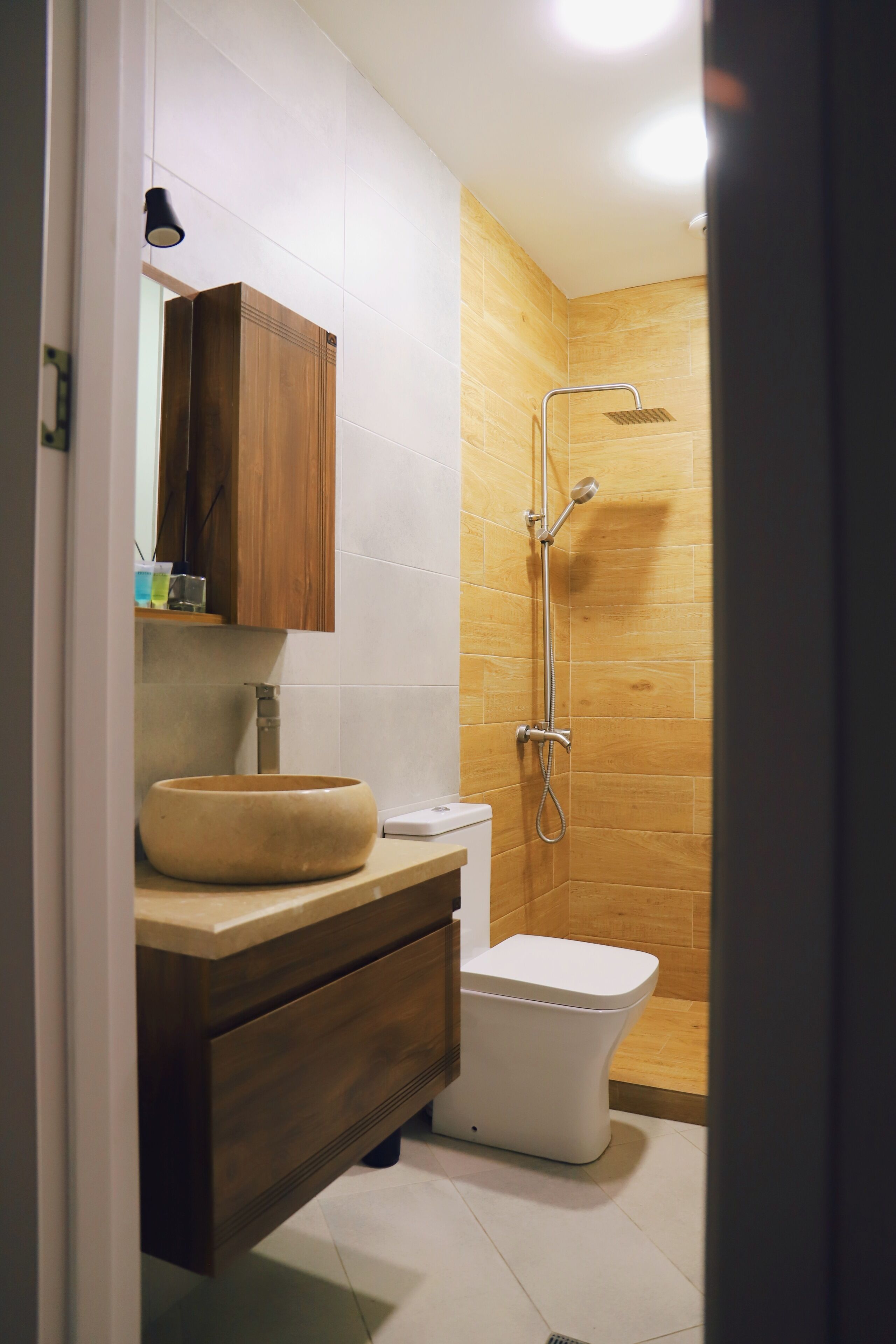 Shower, towels