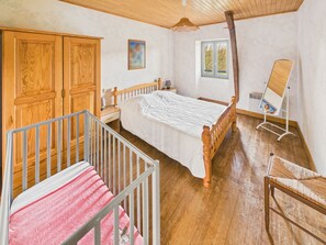 5 室のベッドルーム、アイロン / アイロン台、WiFi (無料)