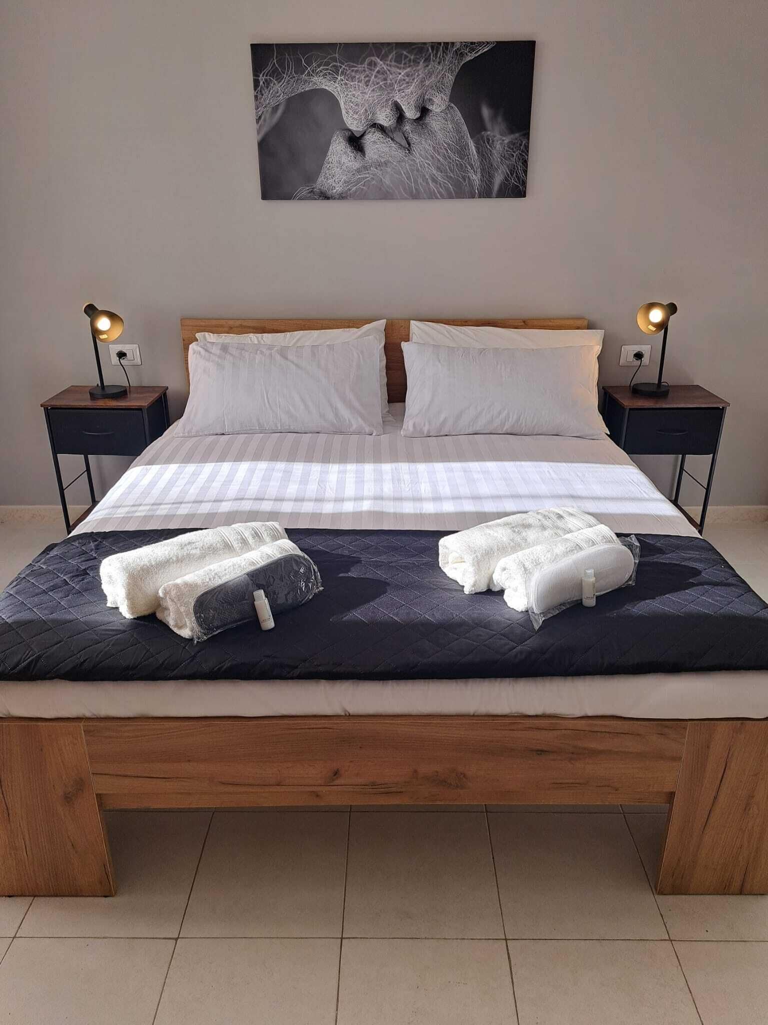 1 bedroom, desk, travel cot, free WiFi