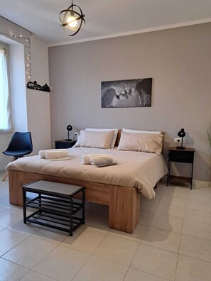 1 Schlafzimmer, Schreibtisch, Reisekinderbett, kostenloses WLAN