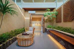 Senior Double Room | Terrace/patio - Castfast Hotel (Dongguan)