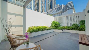 Honeymoon Studio Suite | Terrace/patio