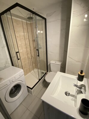 Een douche, een haardroger