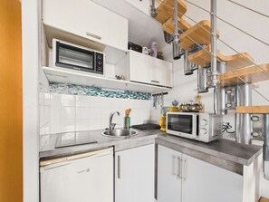 Frigorifero, microonde, forno, macchina per tè/caffè