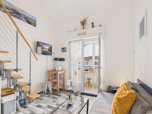 TV - Sea-view apt 900m to beach for 3 (Les Sables-d´Olonne)