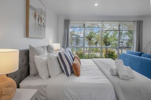 Unclassified image, 5 of 18, button - Bay View Family Suite (Lorne)