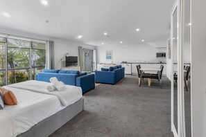 Unclassified image, 4 of 18, button - Bay View Family Suite (Lorne)