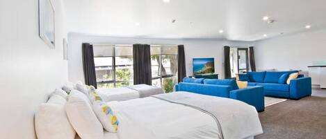 Bügeleisen/Bügelbrett, WLAN, Bettwäsche