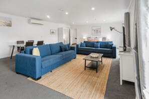 Unclassified image, 2 of 18, button - Bay View Family Suite (Lorne)