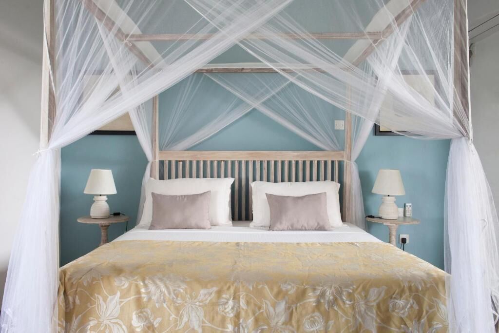 Iron/ironing board, free WiFi