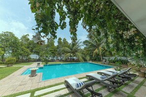 Alberca al aire libre 