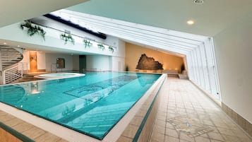 Innenpool, beheizter Pool