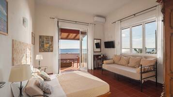 Habitación doble superior, vistas al mar | Wifi gratis