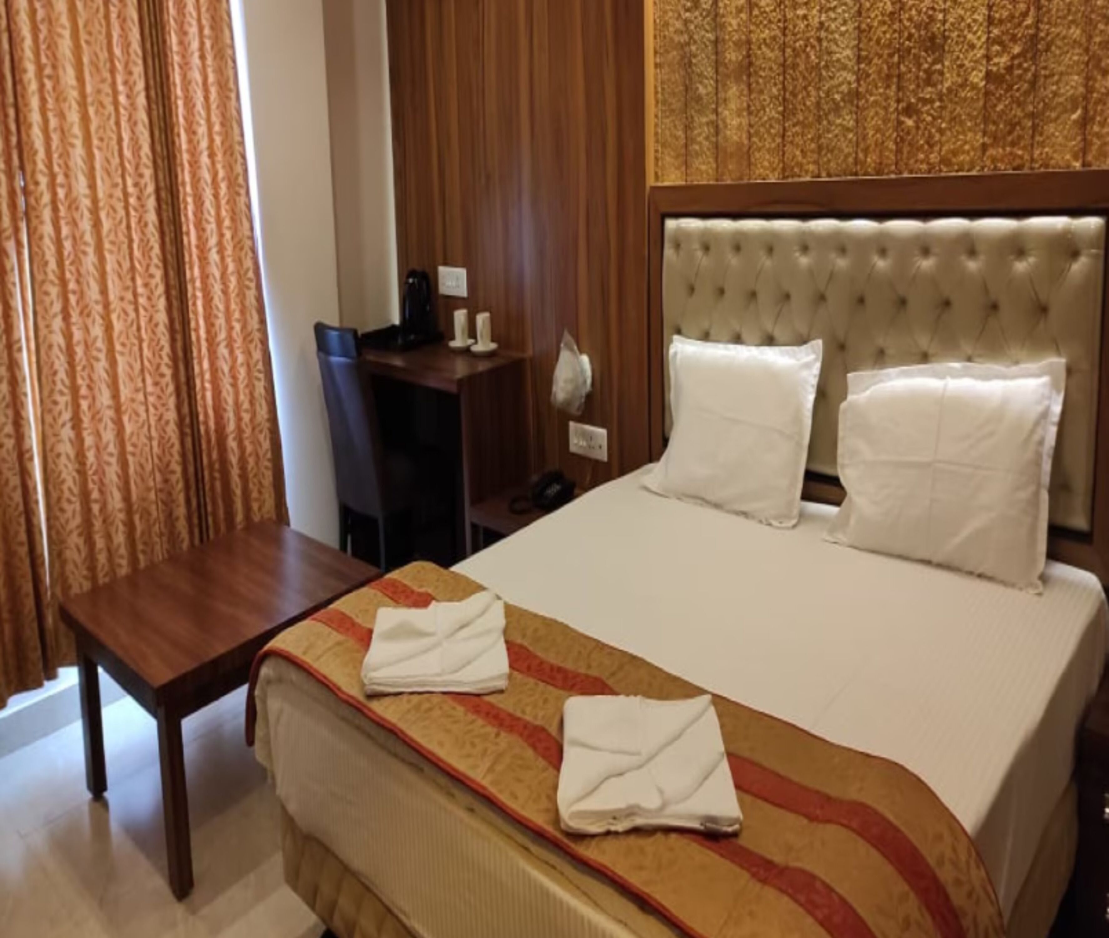 Superior-herbergi með tvíbreiðu rúmi | Skrifborð, ókeypis þráðlaus nettenging