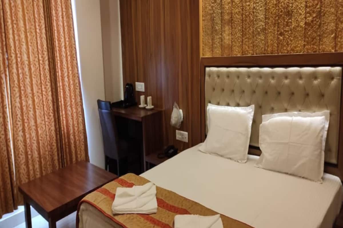 Superior Double Room | Desk, free WiFi
