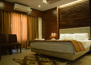 Deluxe Tek Büyük Yataklı Oda, Şehir Manzaralı