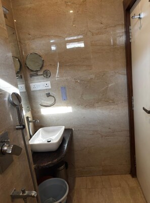 Bathroom - Hotel Red Carpet Port Blair (Port Blair)