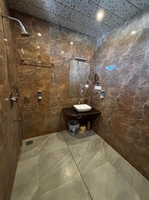 Bathroom - Hotel Red Carpet Port Blair (Port Blair)