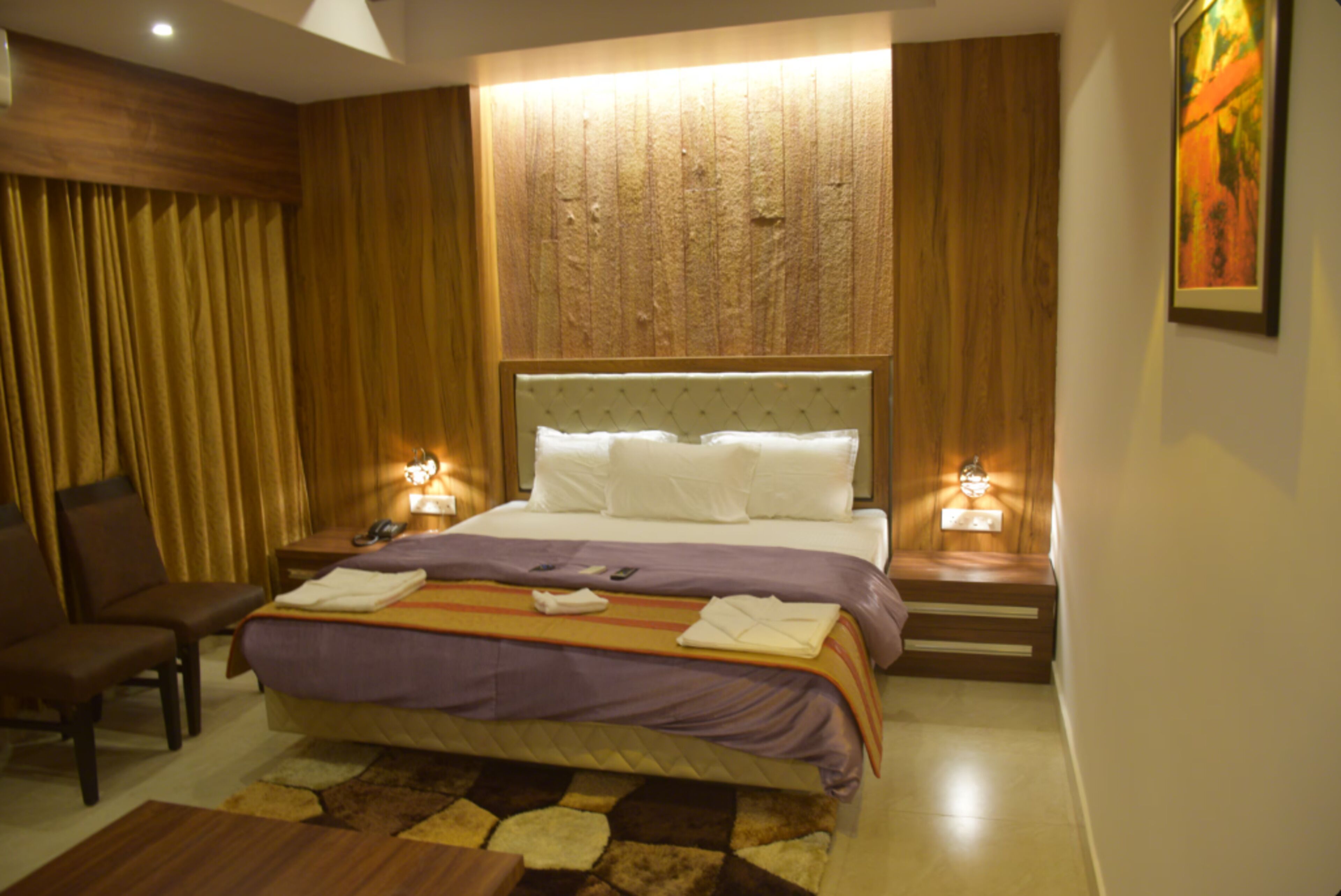 Signature-herbergi með tvíbreiðu rúmi | Skrifborð, ókeypis þráðlaus nettenging