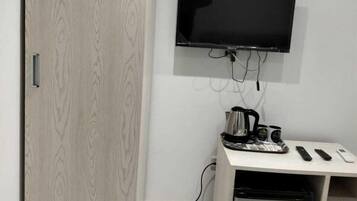 Desk, laptop workspace, free WiFi