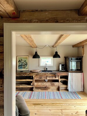 المنشأة من الداخل